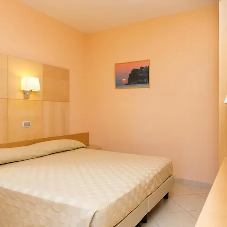 Hotel Valtur Baia Del Gusmay 4*