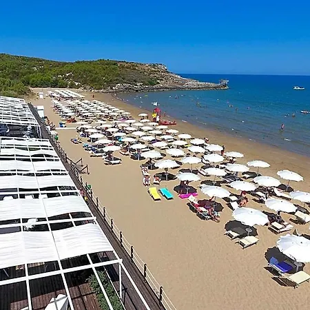 Valtur Baia Del Gusmay ホテル 4*