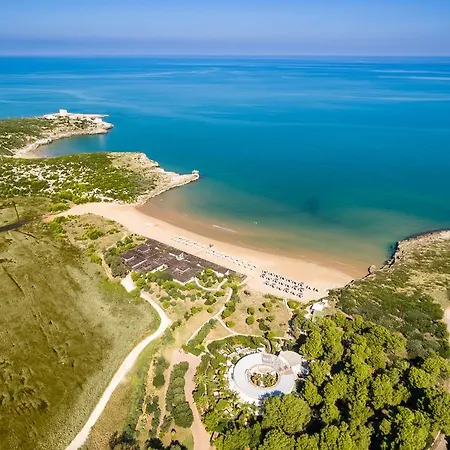 Valtur Baia Del Gusmay Отель Пескичи